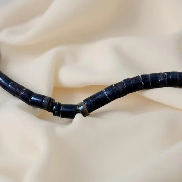 Kewa / Santo Domingo-Style Shell Heishi Necklace, Inlay Tab Pendant, 16″ - Picture 6 of 11